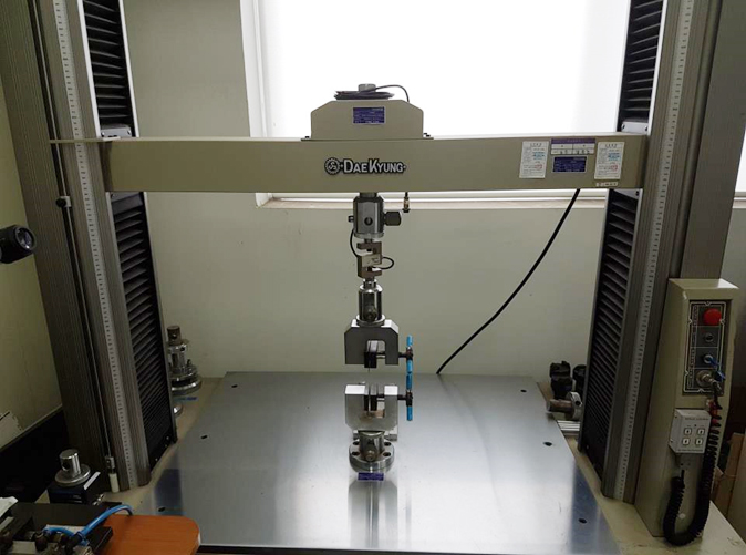 Universal Testing M/C (인장 압축시험기) 메인페이지 미리보기